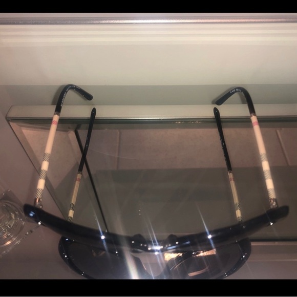 Brand new Burberry Polarized Sunglasses main image 6